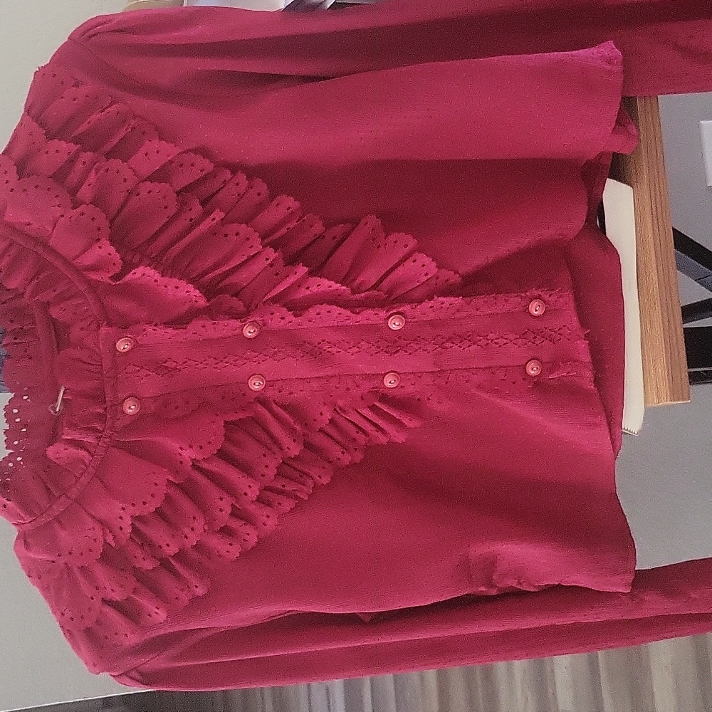 unmarked,tag is faded vintage-ish shirt-crop top